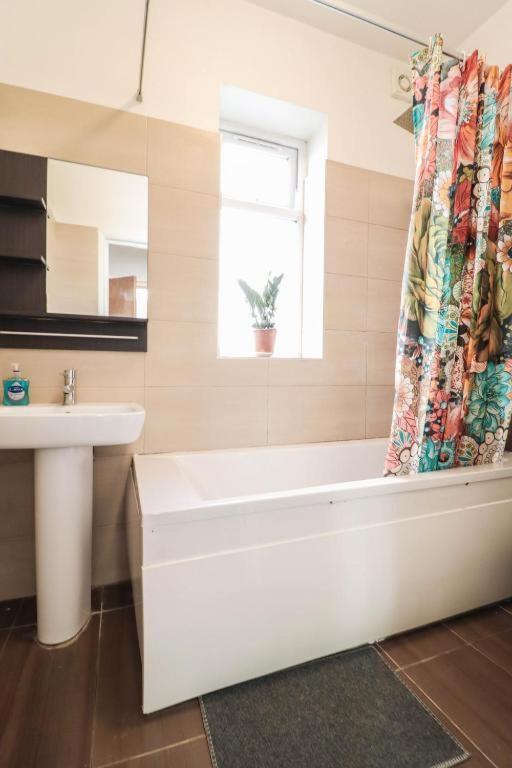 Urban Oasis Bed & Breakfast Londra Dış mekan fotoğraf